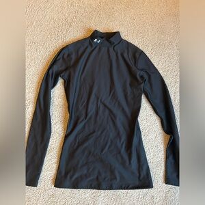 Women’s small petite / youth large Under Armour, cold gear compression